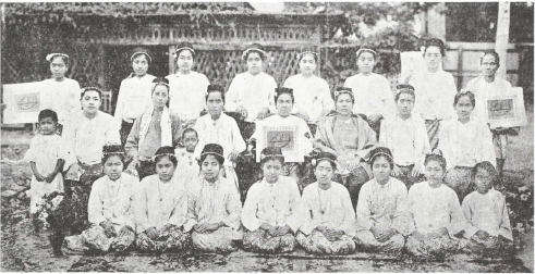 Bahá’í women of Burma